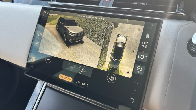Land Rover Range Rover Velar 3.0 D300 MHEV Belgravia Edition Satin 5dr Auto Diesel Estate - Image 27